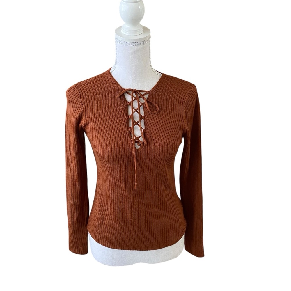 NWT Forever 21 Medium Rust Ribbed Knit Long Sleeve Lace-Up V-Neck Top Sweater